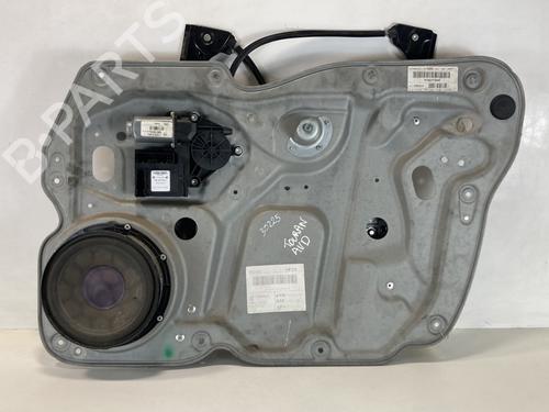 Rudehejsemekanisme Højre foran VW TOURAN (1T1, 1T2) 1.9 TDI (100 hp) 22641798