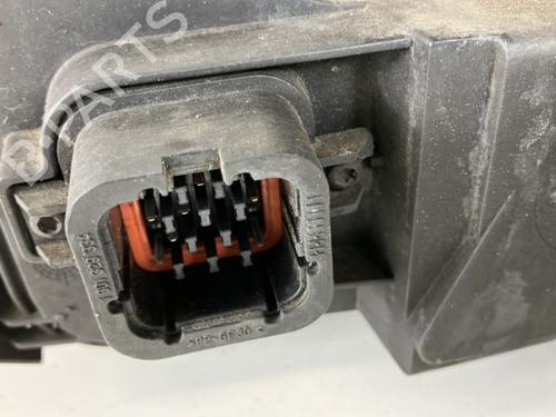 Right headlight FORD MONDEO III (B5Y) 2.0 16V TDDi / TDCi | BP22025581C29 