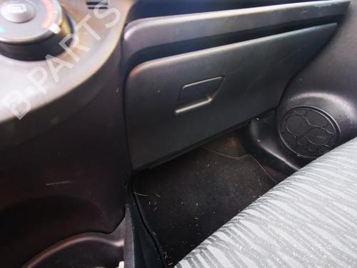 Used Glove box Glove box TOYOTA YARIS (_P13_) 1.0 (KSP130_, KSP130) (69 hp) 20939302 20939302