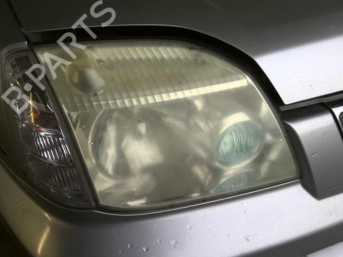 Used Right headlight NISSAN X-TRAIL I (T30) 2.2 Di 4x4 (114 hp) 23790904