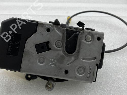 Used Front left lock OPEL VIVARO A Van (X83) 2.0 CDTI (F7) (114 hp) 20938433