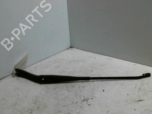 Used Front windshield wiper arm DACIA SANDERO 1.2 16V (75 hp) 20969729
