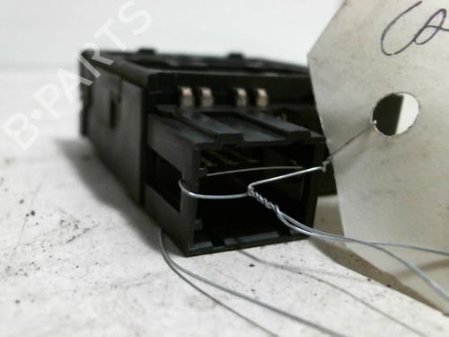 Used Headlight switch Headlight switch RENAULT CLIO II (BB_, CB_) 1.2 (BB0A, BB0F, BB10, BB1K, BB28, BB2D, BB2H, CB0A,... (58 hp) 20945136 20945136