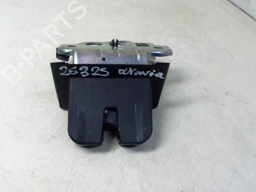Used Tailgate lock SKODA OCTAVIA III (5E3, NL3, NR3) 1.6 TDI (110 hp) 20948272