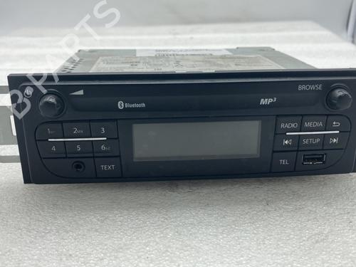 Used Radio RENAULT TRAFIC III Van (FG_) 1.6 dCi 95 (FGMJ, FGMR) (95 hp) 21062565