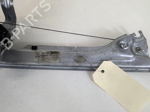 Rear right window mechanism PEUGEOT 5008 (0U_, 0E_) 1.6 HDi | BP20944061C25 