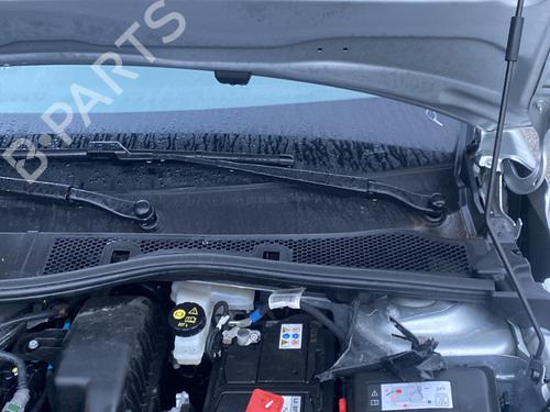 Used Front wiper motor Front wiper motor OPEL CORSA F (P2JO) 1.2 (68) (75 hp) 30750689 30750689