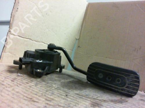 Used Pedal NISSAN MICRA III (K12) 1.2 16V (65 hp) 20961435