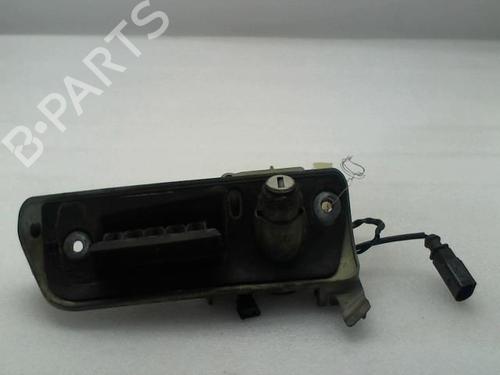 Used Rear left exterior door handle VW CADDY III MPV (2KB, 2KJ, 2CB, 2CJ) 1.6 (102 hp) 22917773