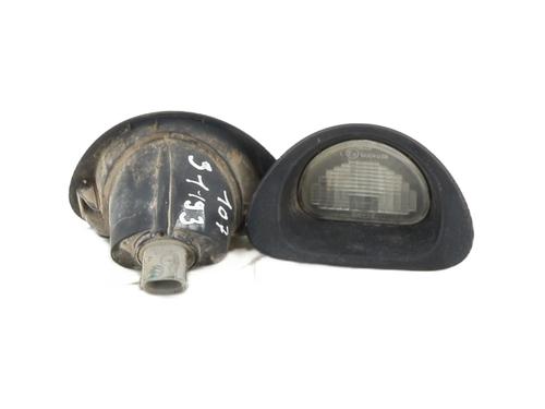 Éclairage de plaque d'immatriculation PEUGEOT 107 (PM_, PN_) 1.0 (68 hp) 30899870