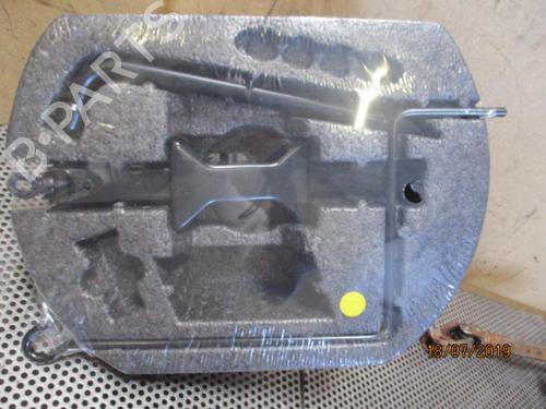 Jack Kit ROVER 25 I Hatchback (RF) 1.8 16V NC