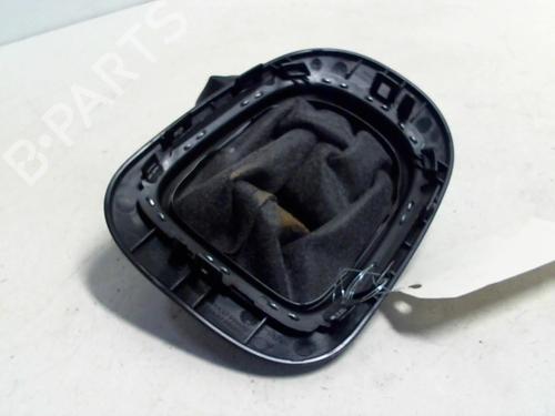 Used Shift knob Shift knob TOYOTA YARIS (_P13_) 1.0 (KSP130_, KSP130) (69 hp) 20971484 20971484