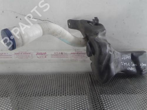 Used Windscreen washer tank Windscreen washer tank 20972738 20972738