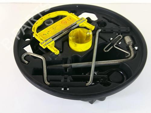Used Jack Kit RENAULT CLIO II (BB_, CB_) 1.2 (BB0A, BB0F, BB10, BB1K, BB28, BB2D, BB2H, CB0A,... (58 hp) 20965718