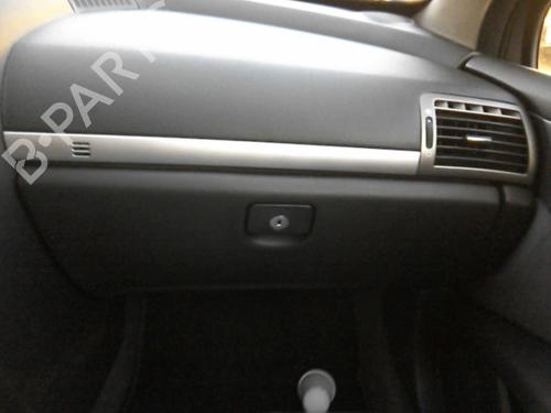 Used Glove box PEUGEOT 407 (6D_) 2.0 16V (6DRFJC, 6DRFJE, 6DRFJF) (140 hp) 20946687