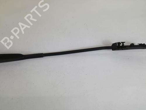 Used Front windshield wiper arm RENAULT CLIO III (BR0/1, CR0/1) 1.5 dCi (75 hp) 27570551