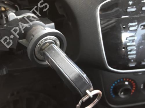Used Ignition barrel FIAT GRANDE PUNTO (199_) 1.3 D Multijet (75 hp) 20972163