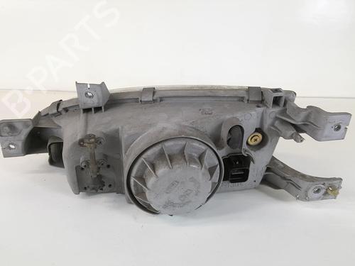 Right headlight HYUNDAI ACCENT I (X-3) 1.3 i 12V | BP20940975C29 