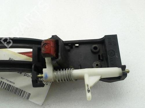 Used Rear left exterior door handle PEUGEOT 307 (3A/C) 1.6 HDi (90 hp) 20945036