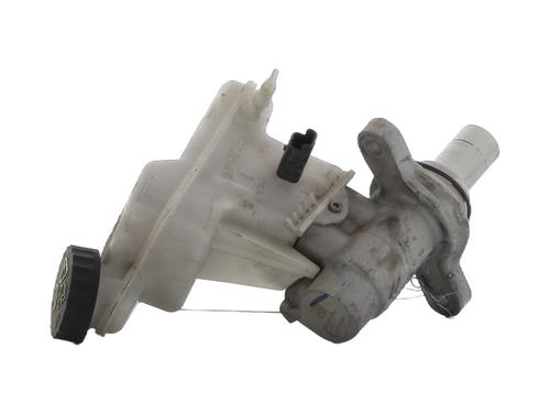 Used Brake master cylinder Brake master cylinder PEUGEOT 5008 II (MC_, MJ_, MR_, M4_) 1.6 BlueHDi 120 (MCBHZH, MCBHZW) (120 hp) 32003244 32003244