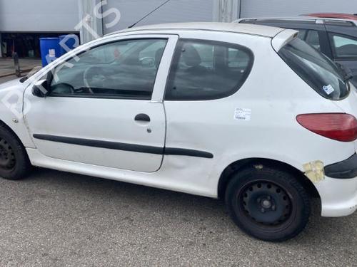 Left headlight PEUGEOT 206 Hatchback (2A/C) 1.4 HDi eco 70 | BP20943761C28 