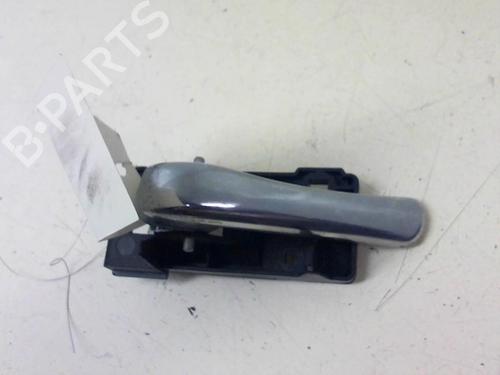 Venstre foran invendig håndtak ALFA ROMEO 147 (937_) 1.9 JTD (937.AXD1A, 937.BXD1A, 937.AXV1A, 937.BXB1A,... (115 hp) 20954676