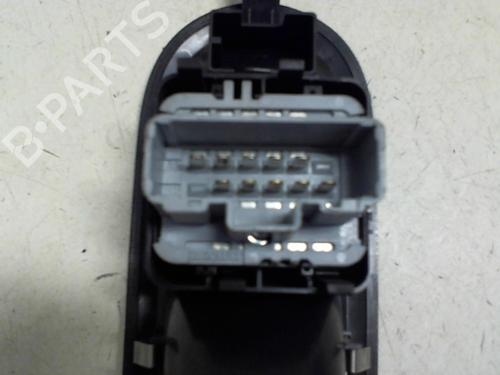 Used Left front window switch RENAULT CLIO III (BR0/1, CR0/1) 1.2 16V (BR02, BR0J, BR11, CR02, CR0J, CR11) (75 hp) 20946858