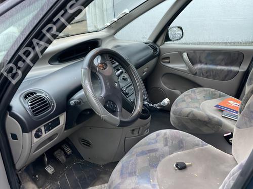 Right headlight CITROËN XSARA PICASSO (N68) 2.0 HDi | BP30122563C29