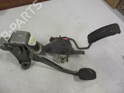 Used Pedal RENAULT CLIO III (BR0/1, CR0/1) 1.5 dCi (BR17, CR17) (86 hp) 20971064