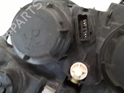 Right headlight CITROËN C5 I (DC_) 2.0 HDi (DCRHZB, DCRHZE) | BP20968478C29