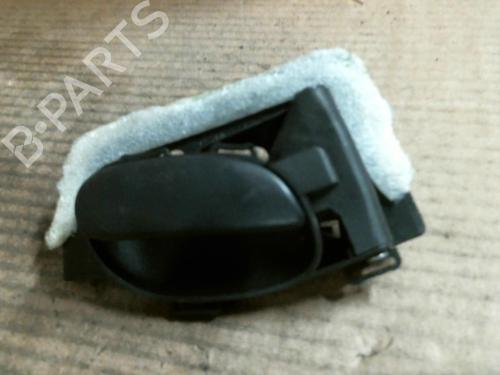 Venstre fortil invendig håndtag PEUGEOT 206 Hatchback (2A/C) 1.1 i (60 hp) 22030070