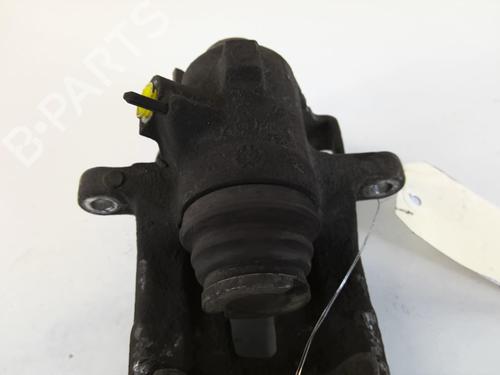 Używane Zacisk hamulca tylnego prawego AUDI A4 B6 Avant (8E5) 2.0 (130 hp) 20964492