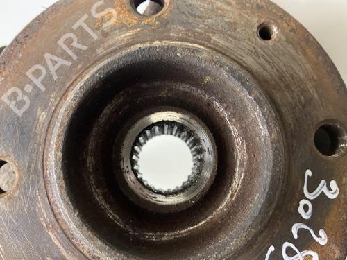 Used Right front steering knuckle Right front steering knuckle PEUGEOT 206 SW (2E/K) 1.4 HDi (68 hp) 22641731 22641731