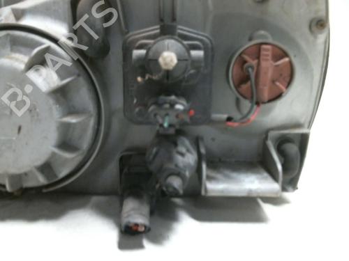 Used Right headlight HYUNDAI SANTA FÉ I (SM) 2.0 CRDi 4x4 (113 hp) 20963524