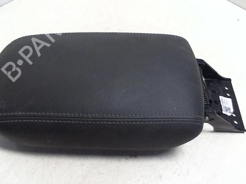 Used Armrest / Center console Armrest / Center console HYUNDAI i30 (PDE, PD, PDEN) 1.6 CRDi (110 hp) 22022930 22022930