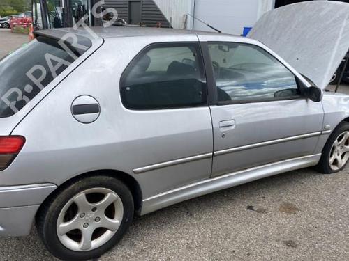Left front door PEUGEOT 306 Hatchback (7A, 7C, N3, N5) 2.0 HDI 90 | BP22025594C2 