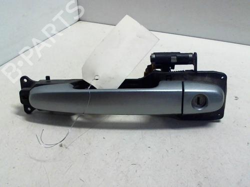 Klamka zewnętrzna drzwi przednich lewych TOYOTA YARIS (_P9_) 1.4 D-4D (NLP90_, NLP90R) | BP20947446C128 