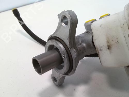 Brake master cylinder CITROËN C3 III (SX) 1.2 PureTech 82 | BP20950377M77 