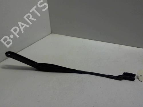 Used Front windshield wiper arm FORD FIESTA VI (CB1, CCN) 1.4 TDCi (70 hp) 20971421