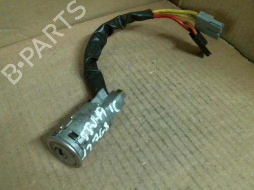 Used Ignition barrel RENAULT TRAFIC Van (T_, P_, V_) 2.2 (101 hp) 20950089