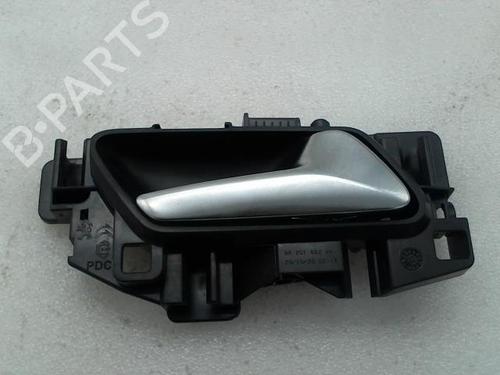 Højre bagtil invendig håndtag PEUGEOT 208 II (UB_, UP_, UW_, UJ_) 1.2 PureTech 100 (101 hp) 20938568