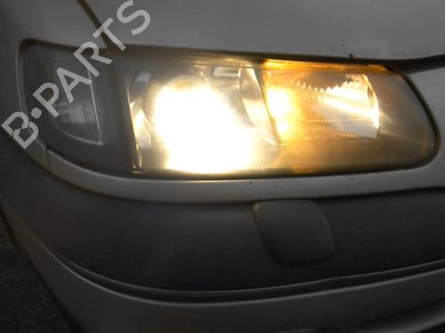 Used Right headlight RENAULT SAFRANE II (B54_) 2.2 dT (B54G) (113 hp) 20946407