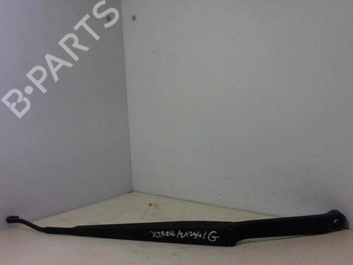 Used Front windshield wiper arm NISSAN X-TRAIL I (T30) 2.2 dCi 4x4 (136 hp) 20967177