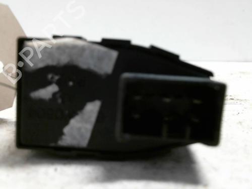 Used Right rear window switch Right rear window switch HYUNDAI SANTA FÉ I (SM) 2.0 CRDi 4x4 (113 hp) 20957413 20957413