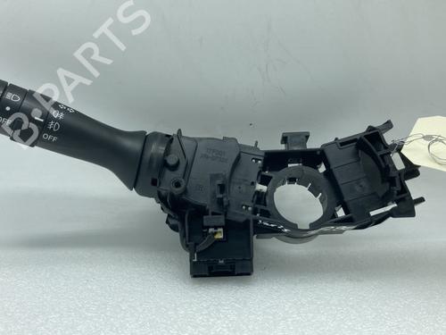 Commutateur TOYOTA YARIS (_P9_) 1.3 VVT-i (SCP90_, SCP90R) (87 hp) 21664379