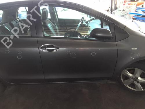 Used Right front door TOYOTA YARIS (_P9_) 1.3 VVT-i (SCP90_, SCP90R) (87 hp) 22029821