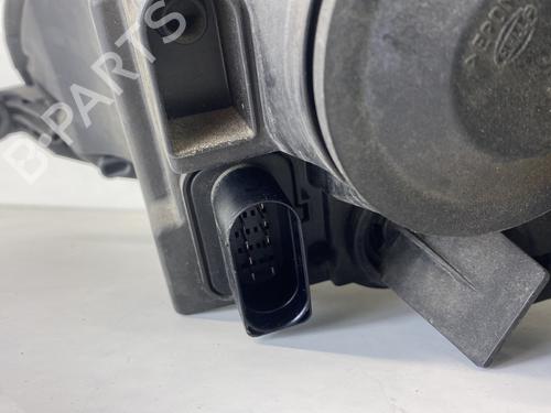 Right headlight VW GOLF V (1K1) 2.0 TDI | BP23901184C29 
