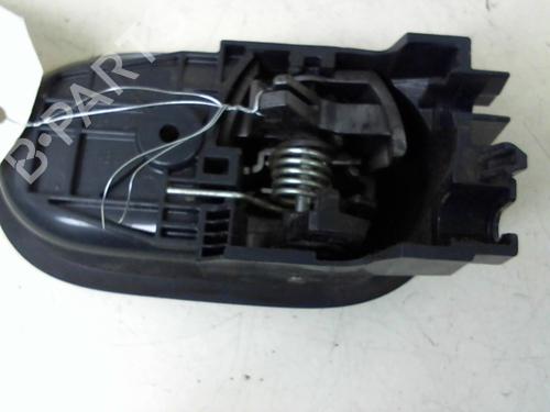 Poignée intérieure avant gauche MITSUBISHI COLT VI (Z3_A, Z2_A) 1.3 (Z21A) (95 hp) 20963891