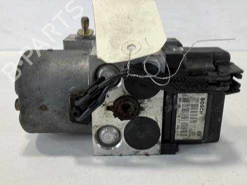 Pompe ABS RENAULT CLIO II (BB_, CB_) 1.2 (BB0A, BB0F, BB10, BB1K, BB28, BB2D, BB2H, CB0A,... (58 hp) 23104249