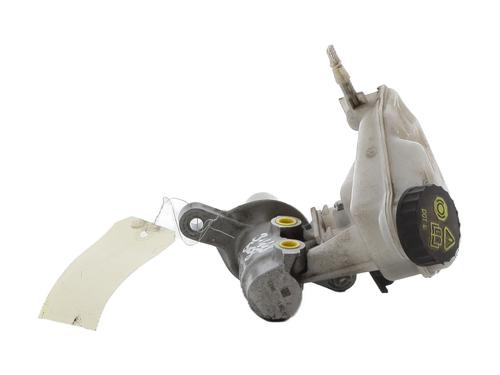 Used Brake master cylinder Brake master cylinder PEUGEOT 5008 II (MC_, MJ_, MR_, M4_) 1.6 BlueHDi 120 (MCBHZH, MCBHZW) (120 hp) 33459231 33459231